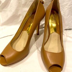 Women’s Michael Kors heels size 9